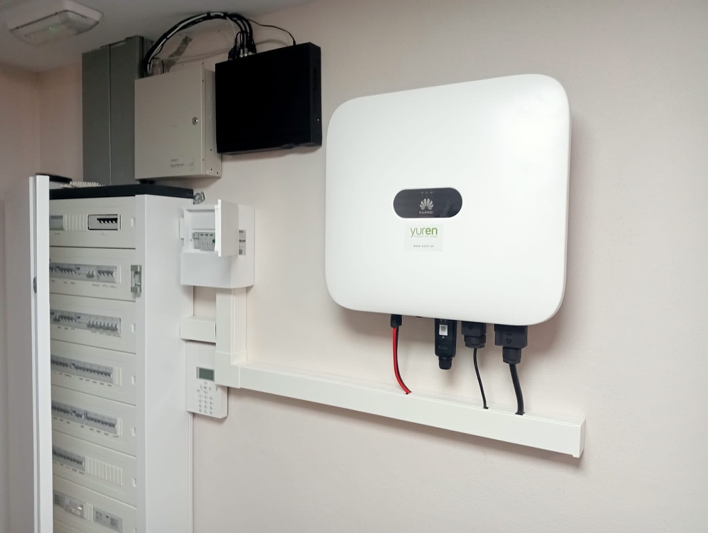 Inverter installed next to the electrical panel of a business in Málaga